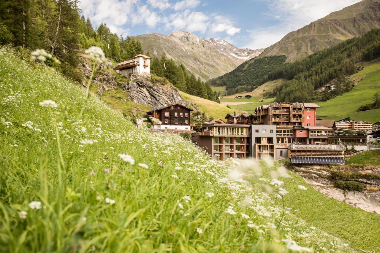 Tonzhaus Hotel Senale Esterno foto