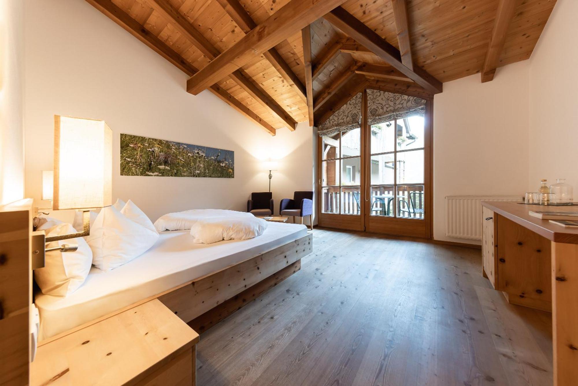 Tonzhaus Hotel Senale Esterno foto