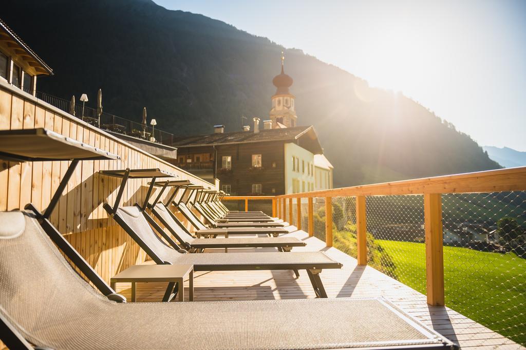 Tonzhaus Hotel Senale Esterno foto